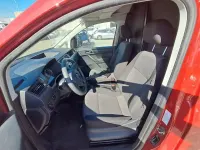Usado VW Caddy 110 CV (80 kW) 2020 Rojo Monovolumen