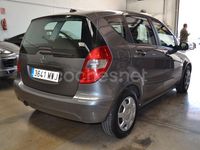 Usado Mercedes A180 Avantgarde 109 CV (80 kW) 2010 Gris / plata Monovolumen