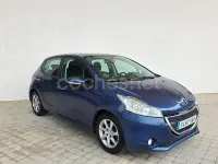 Usado Peugeot 208 Allure 95 CV (69 kW) 2012 Violeta / lila Utilitario
