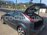 Usado Ford Focus Ghia 115 CV (84 kW) 2005 Negro Berlina