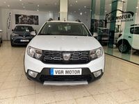 Usado Dacia Sandero Comfort 90 CV (66 kW) 2020 Blanco Berlina