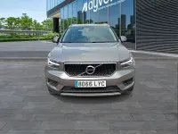 Käytetty Volvo XC40 Momentum 197 HP (144 kW) 2022 Harmaa Katumaasturi