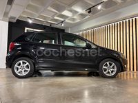 Usado VW Polo Advance 75 CV (55 kW) 2012 Negro Berlina