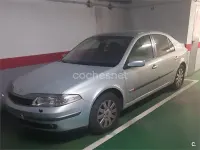 Usado Renault Laguna II Privilege 120 CV (88 kW) 2002 Gris / plata Berlina
