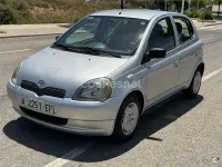 Usado Toyota Yaris Luna 86 CV (63 kW) 1999 Gris / plata Berlina