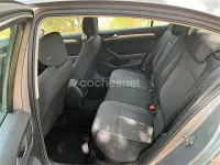 Usado VW Passat Business 150 CV (110 kW) 2021 Gris / plata Berlina