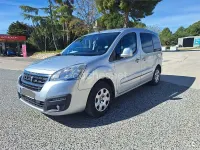 Usado Peugeot Partner Tepee Active 100 CV (73 kW) 2016 Gris / plata Monovolumen