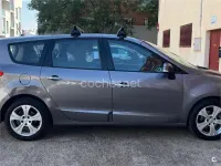 Usado Renault Scénic III Dynamique 110 CV (80 kW) 2010 Gris / plata Monovolumen