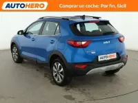 Usado Kia Stonic 101 HP (74 kW) 2022 Azul SUV