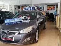 Usado Opel Astra Enjoy 110 CV (80 kW) 2010 Gris / plata Berlina