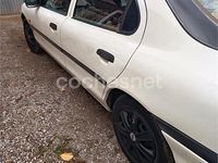 Usado Ford Mondeo Ghia 136 CV (100 kW) 1993 Blanco Familiar