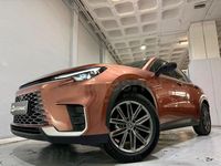 Usado Lexus LBX 136 CV (100 kW) 2025 Gris / plata SUV