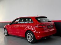 Usado Audi A3 Advanced 110 CV (80 kW) 2015 Rojo Berlina