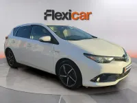 Usado Toyota Auris Hybrid Active 136 CV (100 kW) 2018 Blanco Berlina