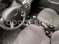 Usado Ford Focus Trend 100 CV (73 kW) 2004 Azul Berlina