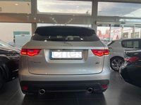 Usado Jaguar F-Pace R-Sport 300 CV (220 kW) 2017 Gris / plata SUV