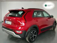 Begagnad Kia Niro 141 HK (103 kW) 2022 Röd SUV
