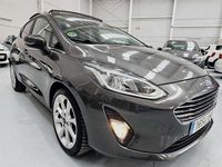 Usado Ford Fiesta Titanium 125 HP (91 kW) 2018 Cinzento Citadino