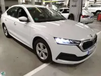 Usado Skoda Octavia Ambition 116 CV (85 kW) 2022 Blanco Utilitario