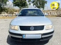 Usado VW Passat Highline 150 CV (110 kW) 2001 Gris / plata Berlina