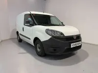 Usado Fiat Doblò 90 CV (66 kW) 2021 Blanco Monovolumen