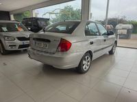 Usado Hyundai Accent GLS 81 CV (59 kW) 2004 Gris / plata Berlina