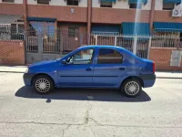 Usado Dacia Logan Ambiance 75 CV (55 kW) 2006 Azul Utilitario