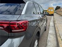 Usado VW T-Roc Life 110 CV (80 kW) 2022 Gris / plata SUV
