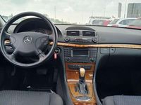 Usado Mercedes E270 Elegance 177 CV (130 kW) 2002 Gris Berlina