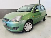 Usado Ford Fiesta Ambiente 70 CV (51 kW) 2007 Verde Utilitario
