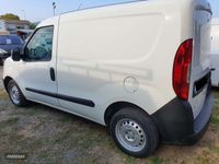 Usado Fiat Doblò 95 CV (69 kW) 2021 Blanco Monovolumen
