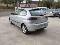Usado Seat Ibiza Stylance 100 CV (73 kW) 2006 Gris Utilitario