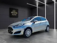 Usado Ford Fiesta Trend 82 CV (60 kW) 2013 Gris / plata Berlina