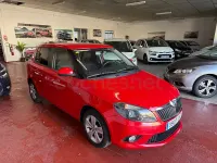 Usado Skoda Fabia Active 90 CV (66 kW) 2016 Rojo Berlina