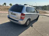 Usado Kia Carnival 185 CV (136 kW) 2009 Gris / plata Monovolumen