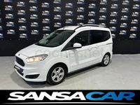 Usado Ford Tourneo Courier Trend 100 CV (73 kW) 2015 Blanco Monovolumen