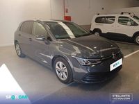 Usado VW Golf VIII Life 115 CV (84 kW) 2020 Gris / plata Berlina