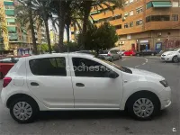 Usado Dacia Sandero Lauréate 75 CV (55 kW) 2015 Blanco Berlina