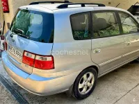 Usado Kia Carens EX 140 CV (102 kW) 2007 Gris / plata Monovolumen