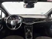 Usado Opel Astra Dynamic 125 CV (91 kW) 2016 Gris / plata Berlina