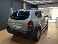 Usado Hyundai Tucson Style 112 CV (82 kW) 2005 Gris / plata SUV