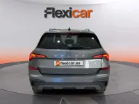 Usado Skoda Kamiq Selection 95 CV (69 kW) 2024 Gris SUV