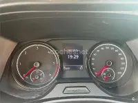 Usado VW Caravelle 110 CV (80 kW) 2022 Gris / plata Van
