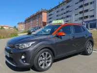 Usado Kia Stonic 120 CV (88 kW) 2018 Gris / plata SUV