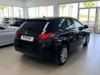 Usado Peugeot 308 Style 100 CV (73 kW) 2018 Negro Berlina