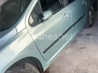 Usado Peugeot 307 110 CV (80 kW) 2003 Verde Familiar