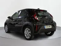 Usado Toyota Aygo X Play 72 CV (52 kW) 2024 Negro SUV