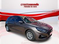 Usado Hyundai i30 110 CV (80 kW) 2021 Gris / plata Berlina