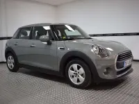 Usado Mini ONE 102 CV (75 kW) 2018 Gris Utilitario