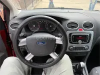 Usado Ford Focus Trend 115 CV (84 kW) 2007 Granate Berlina